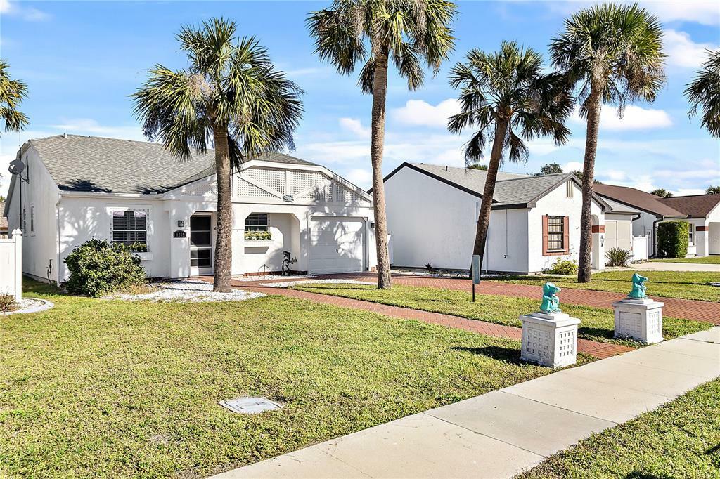 Property Photo:  1239 E Corktree Circle  FL 33952 