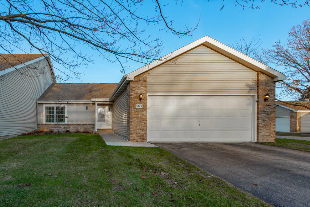 Property Photo:  7615 Woodbridge Lane  MI 49024 