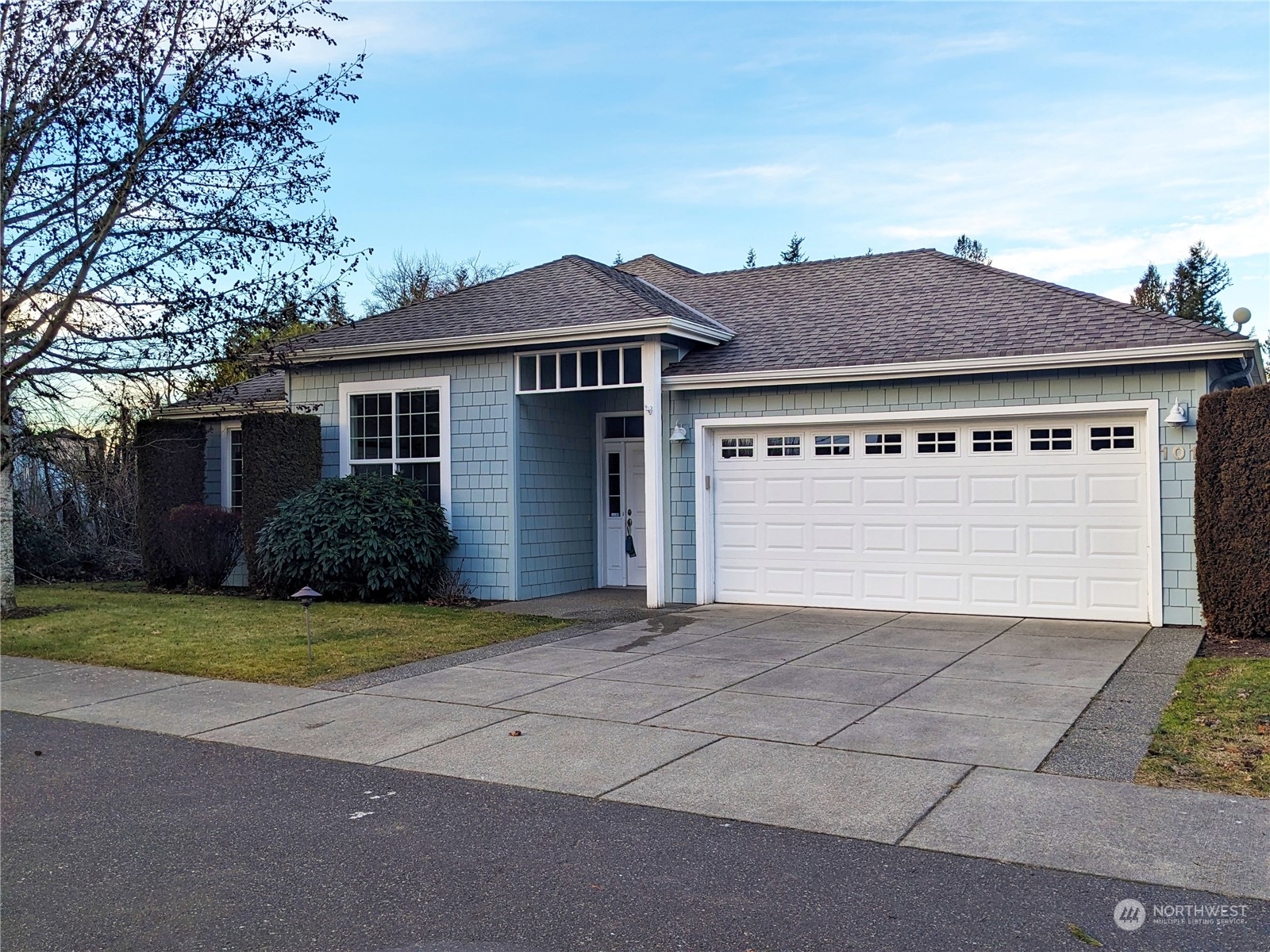 Property Photo: 101 Creekview Crest WA 98264