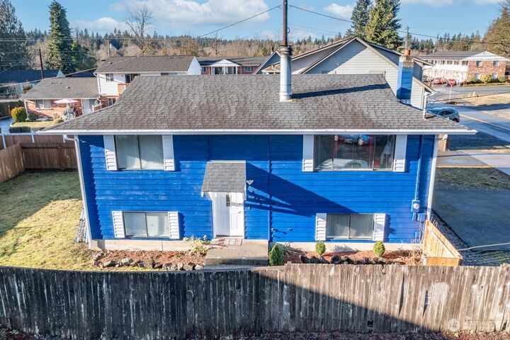 Property Photo: 102 E Grand Street WA 98252