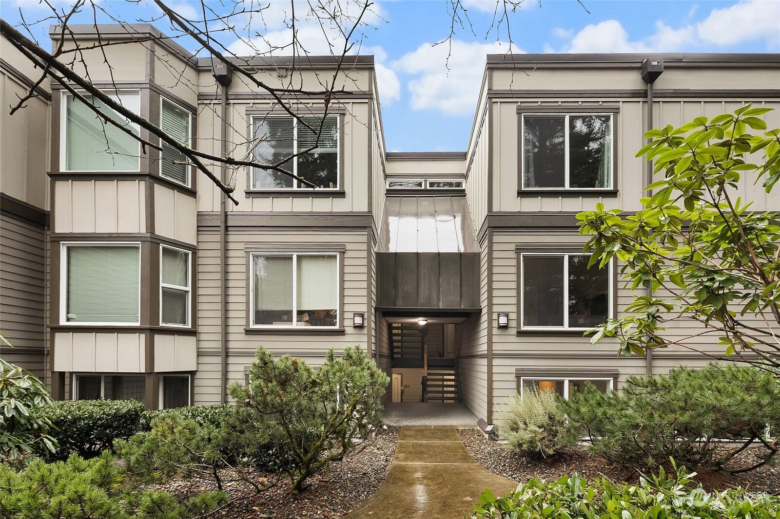 Property Photo:  17440 NE 38th Street A-104  WA 98052 