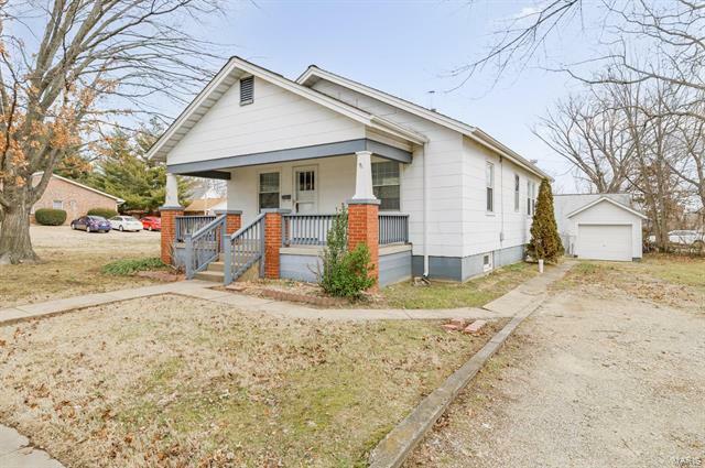 Property Photo:  210 North Henry Street  MO 63640 