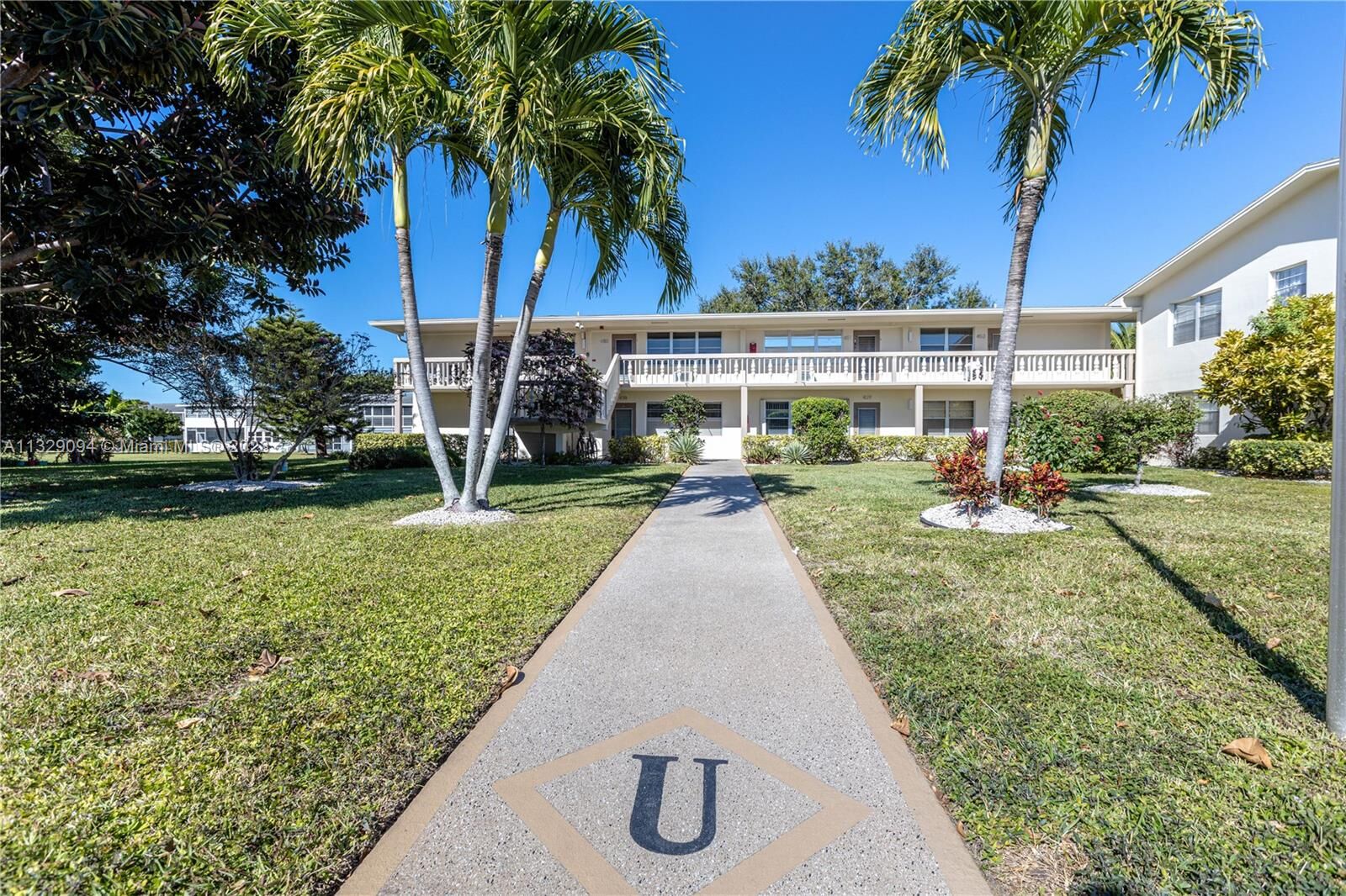 Property Photo: 450 Tilford U 450 FL 33442