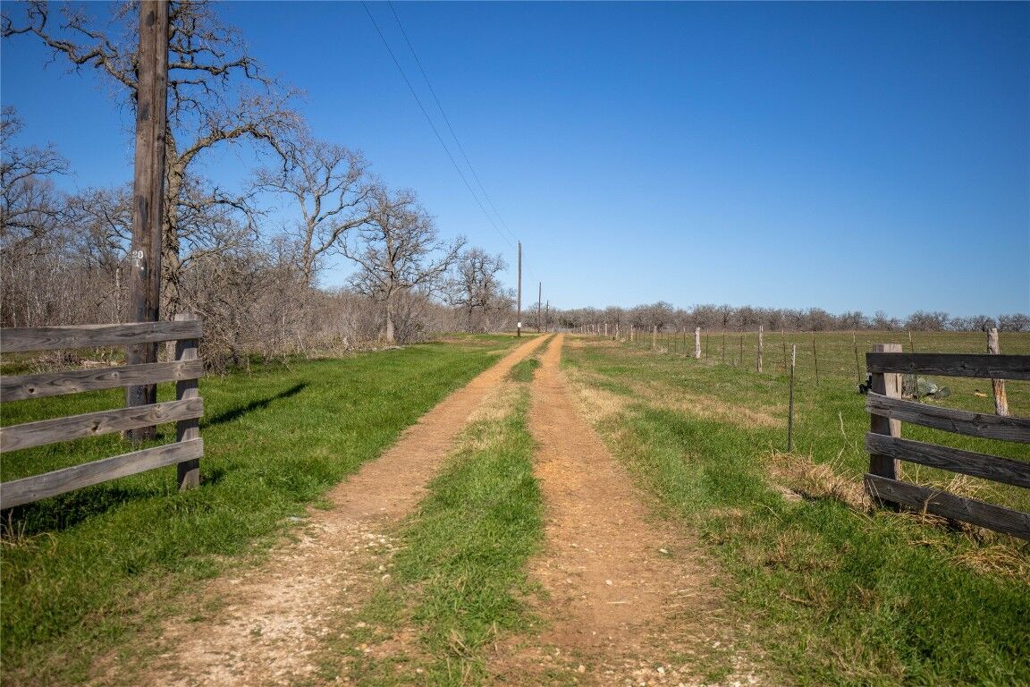 Property Photo:  2070 County Road 284  TX 78632 