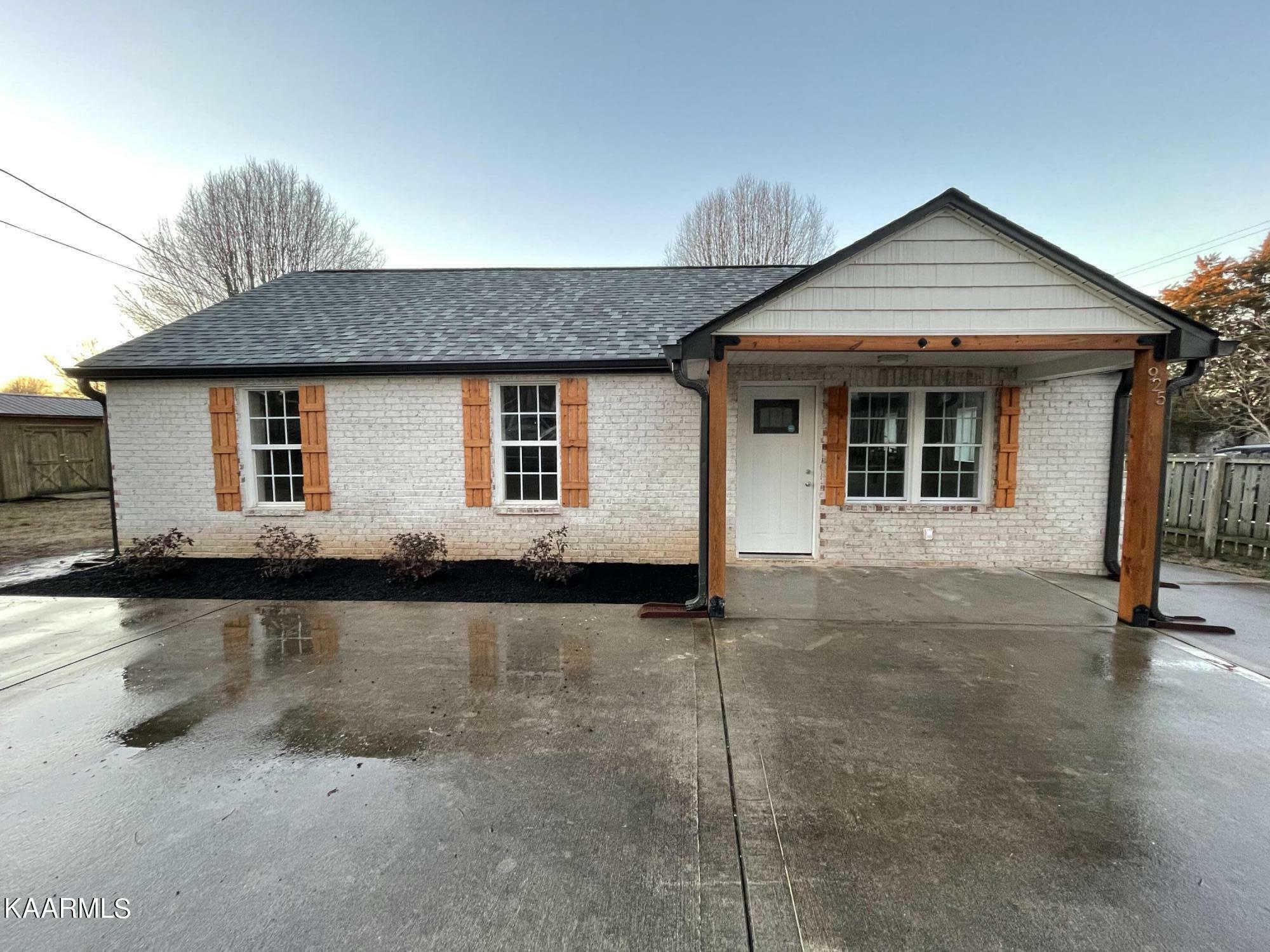 Property Photo:  925 E Beaver Creek Drive  TN 37918 