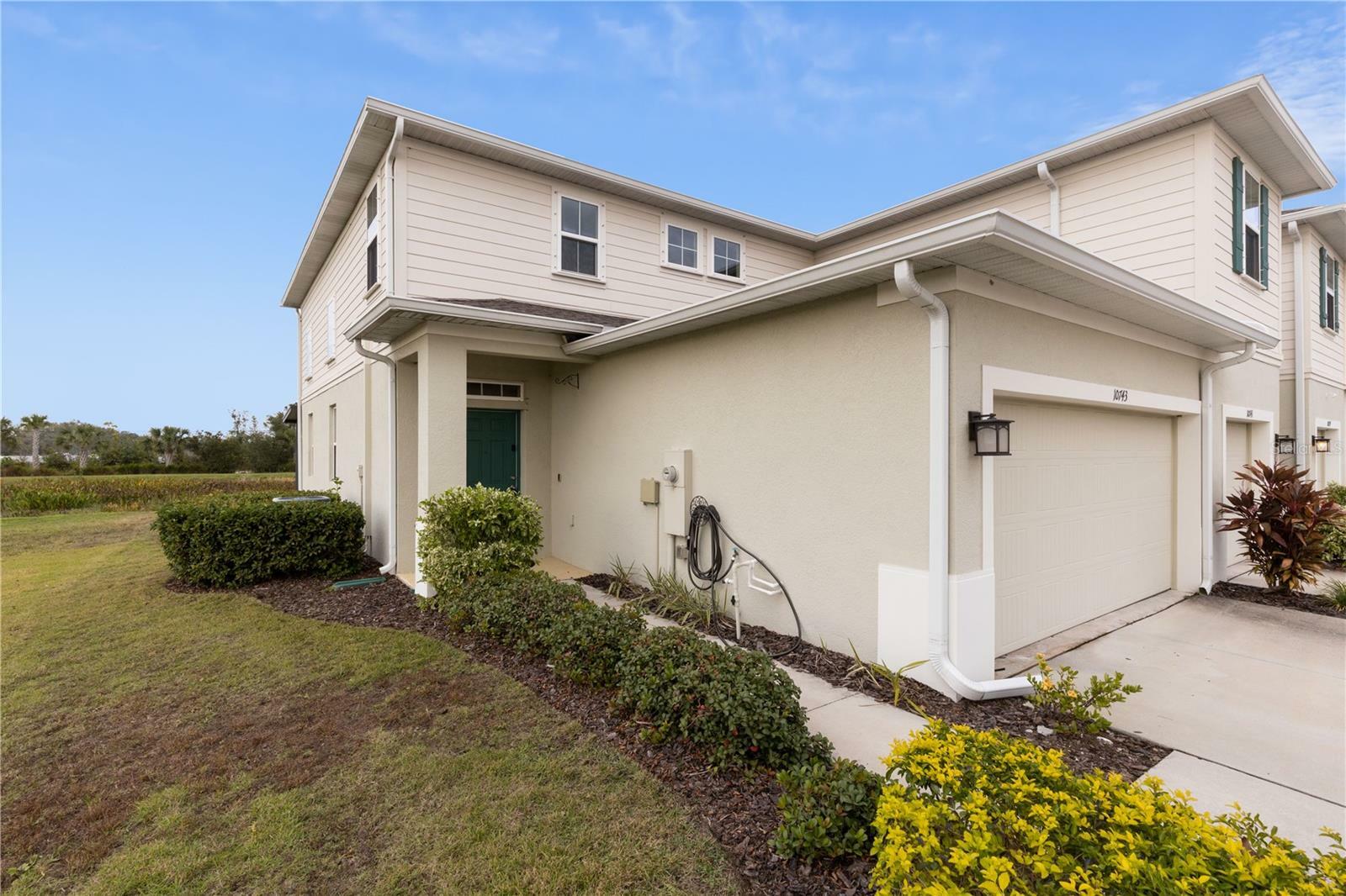 Property Photo:  10743 Verawood Drive  FL 33579 