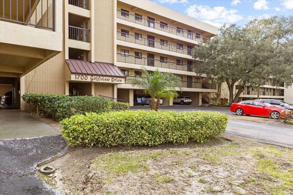 Property Photo:  1736 Golfview Drive 1736  FL 34689 