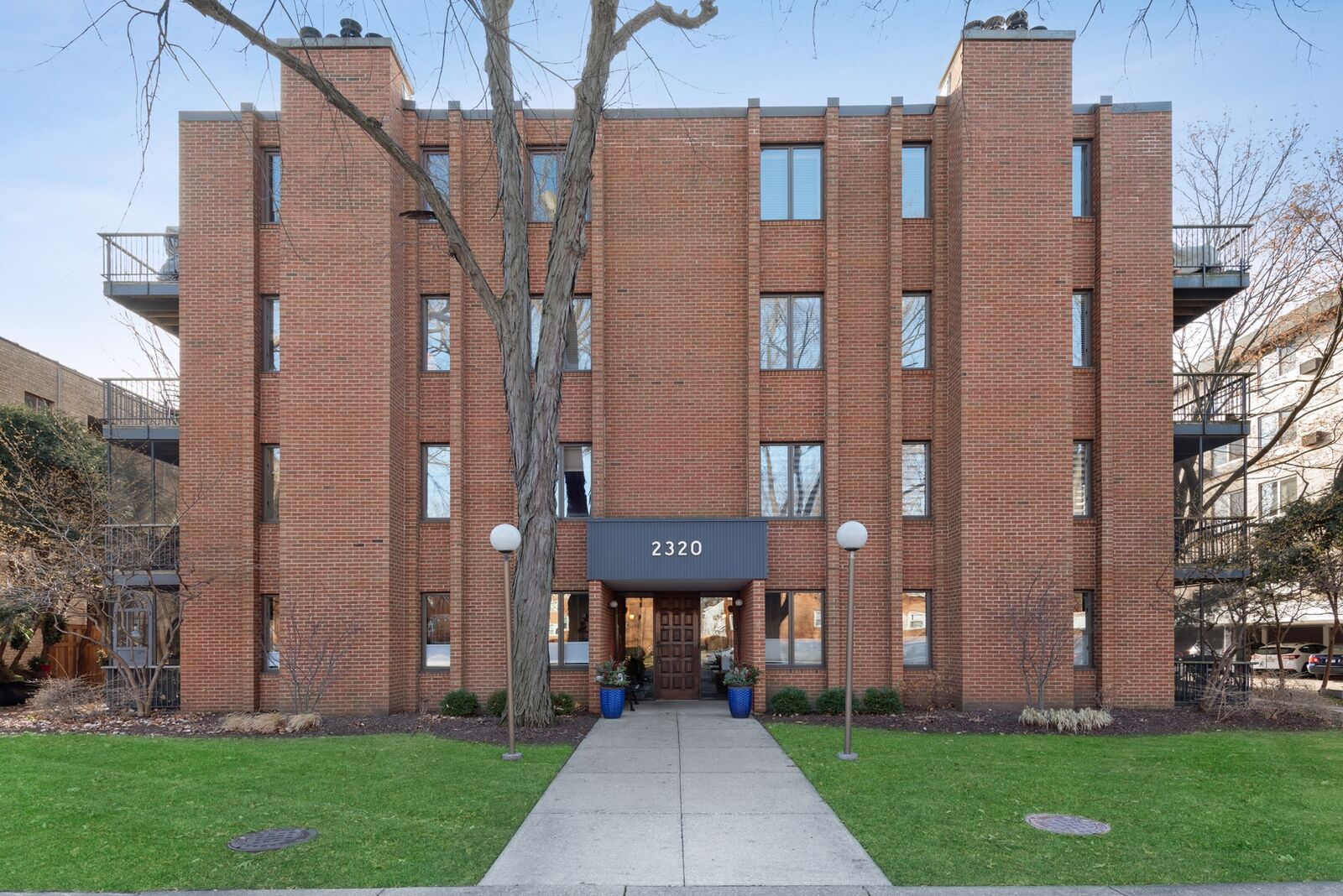 Property Photo:  2320 Central Street 404  IL 60201 
