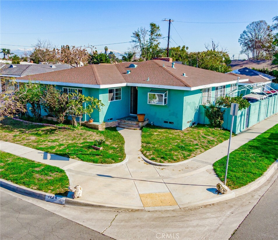 Property Photo: 1224 S Castlegate Avenue CA 90221