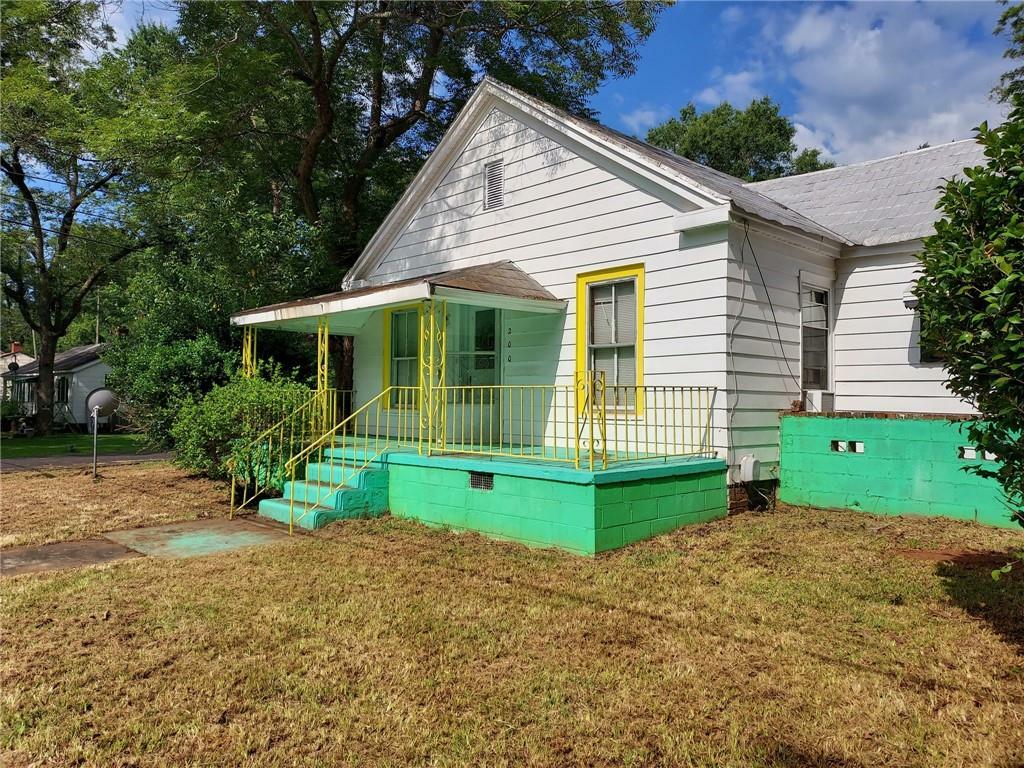 Property Photo: 200 N Pecan Street GA 30673