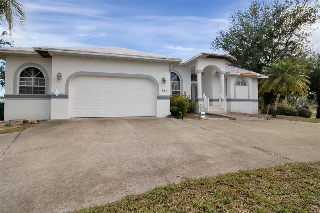 Property Photo: 748 Aqui Esta Drive FL 33950