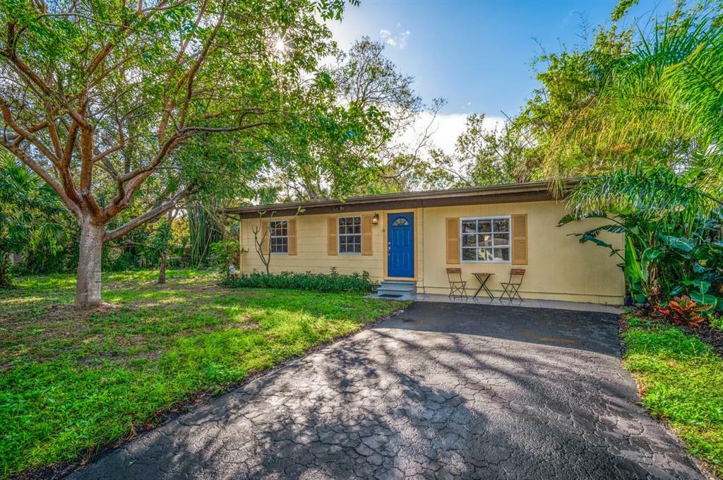 Property Photo:  2342 Margaret Street  FL 34237 