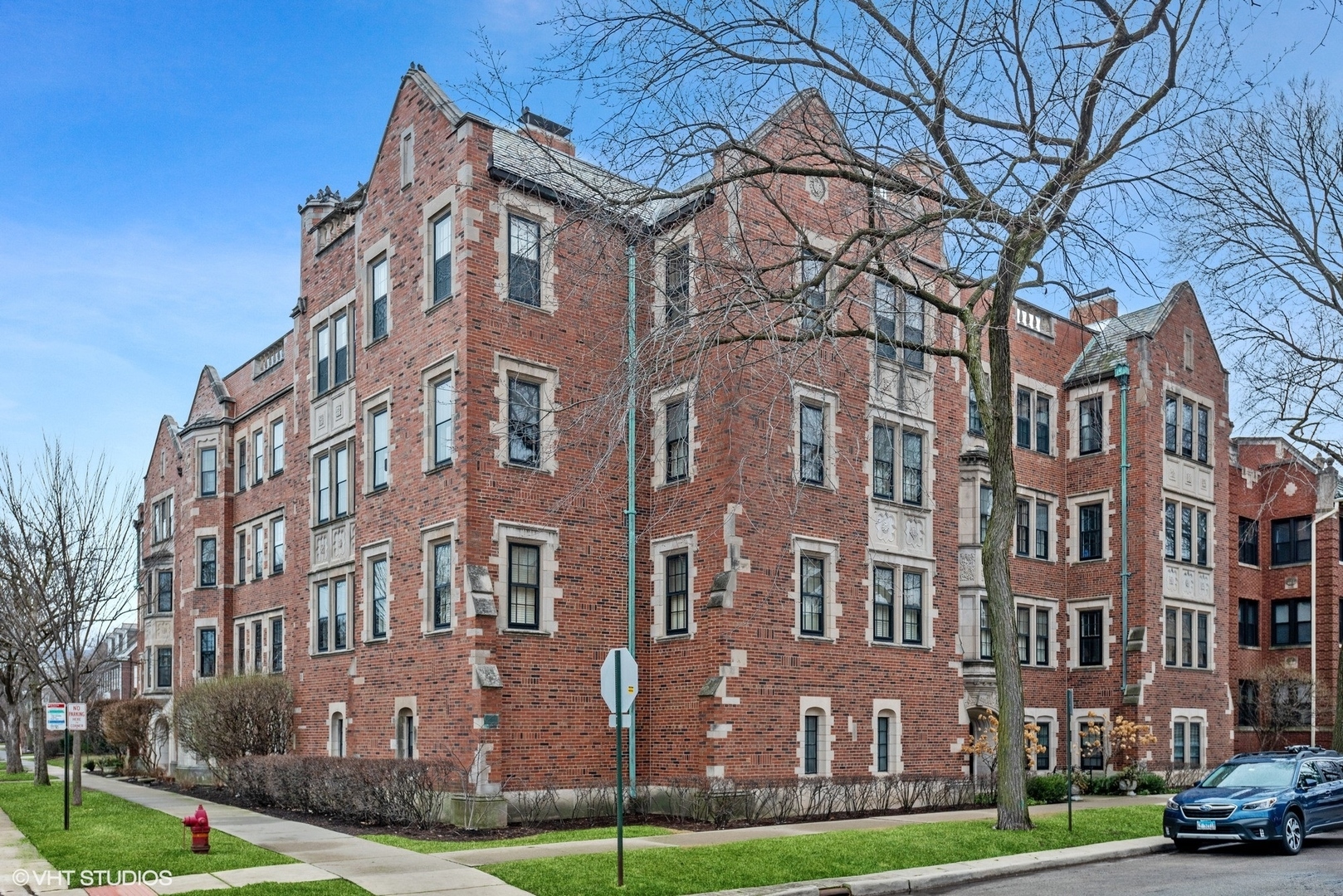 Property Photo:  200 Lee Street 1B  IL 60202 