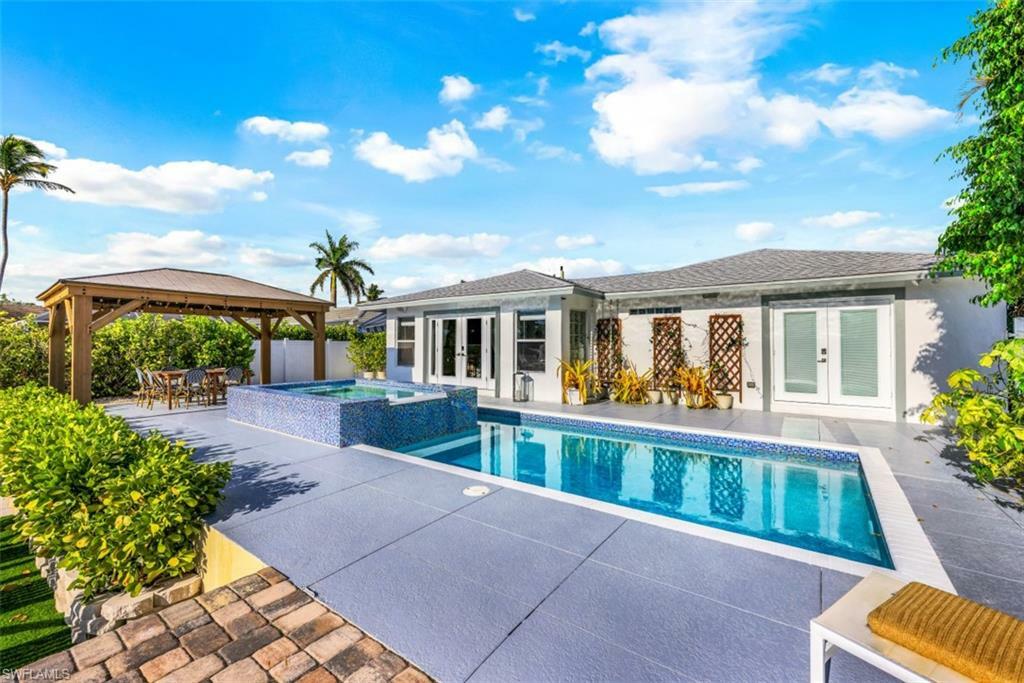 776 Apple Ct  Marco Island FL 34145 photo