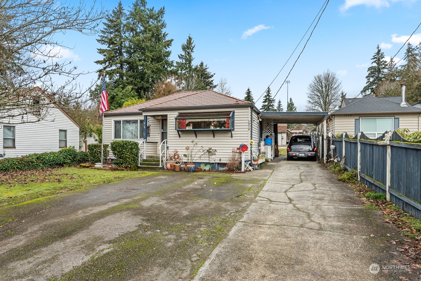 Property Photo: 1514 N 128th Street WA 98133