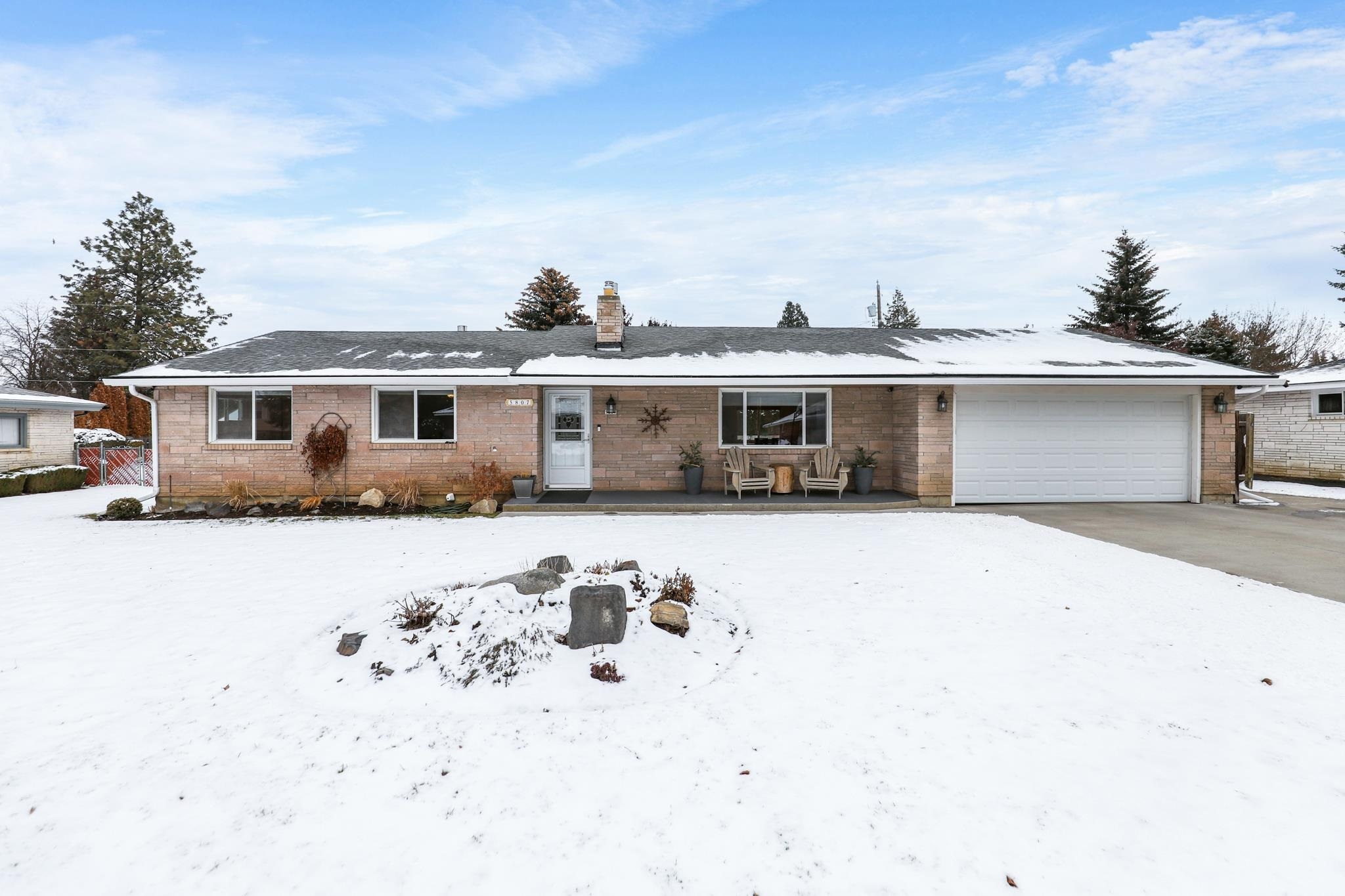 Property Photo: 5807 S Crestline St WA 99223