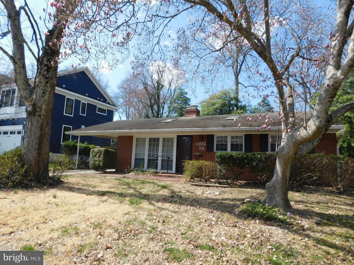 Property Photo:  102 James Drive SE  VA 22180 