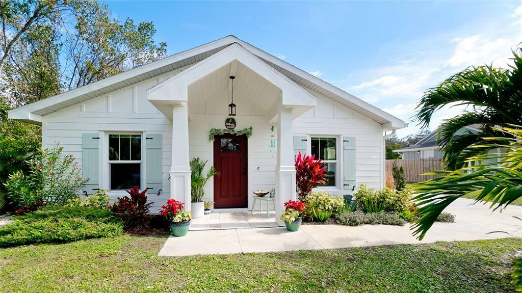 Property Photo: 606 19th Avenue W FL 34221