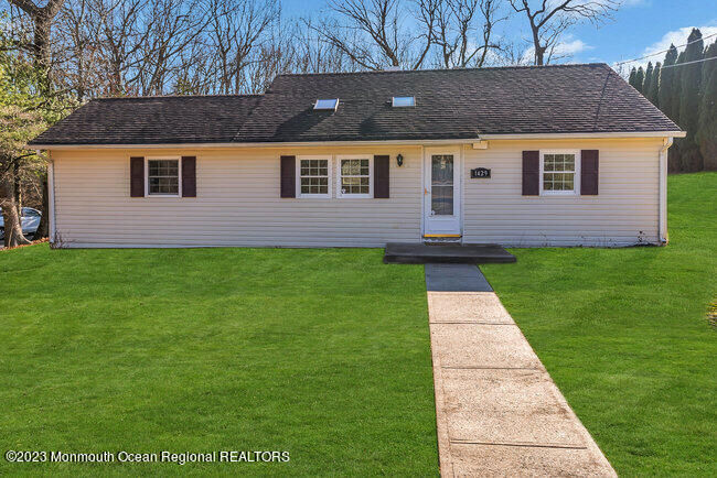 Property Photo:  1429 Lakewood Road  NJ 08736 