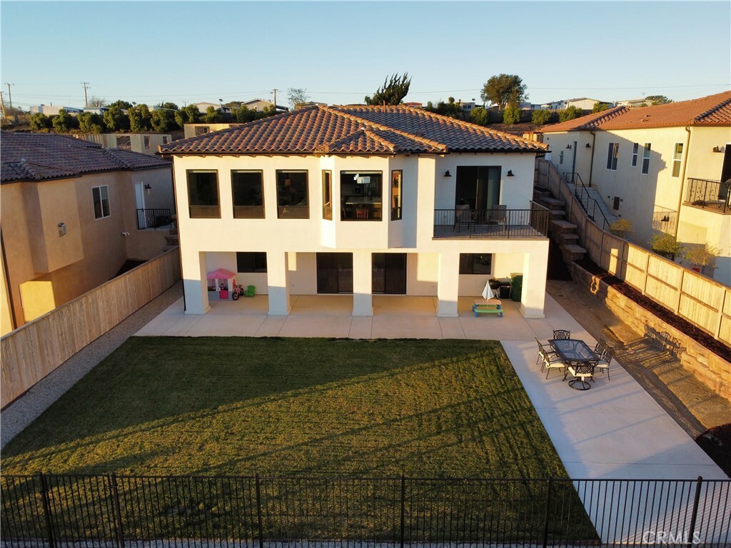Property Photo:  1618 Tuscan Way  CA 93455 