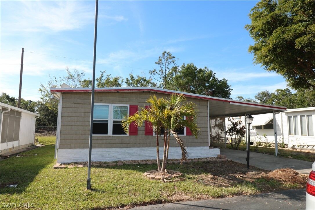 Property Photo:  171 W Hampton Drive  FL 33908 