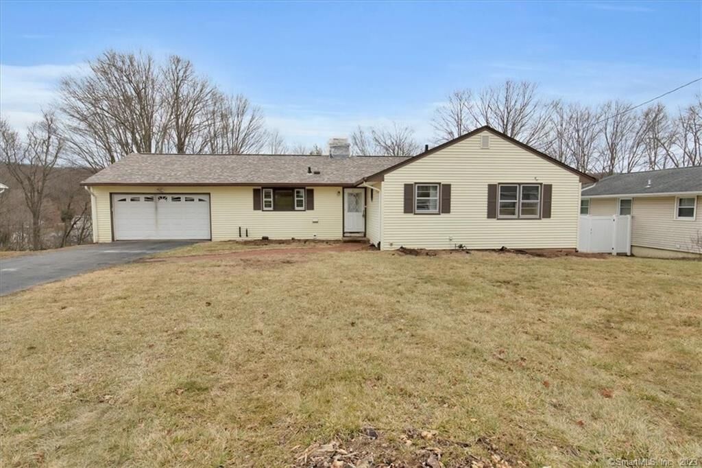 Property Photo:  77 Lowe Avenue  CT 06450 