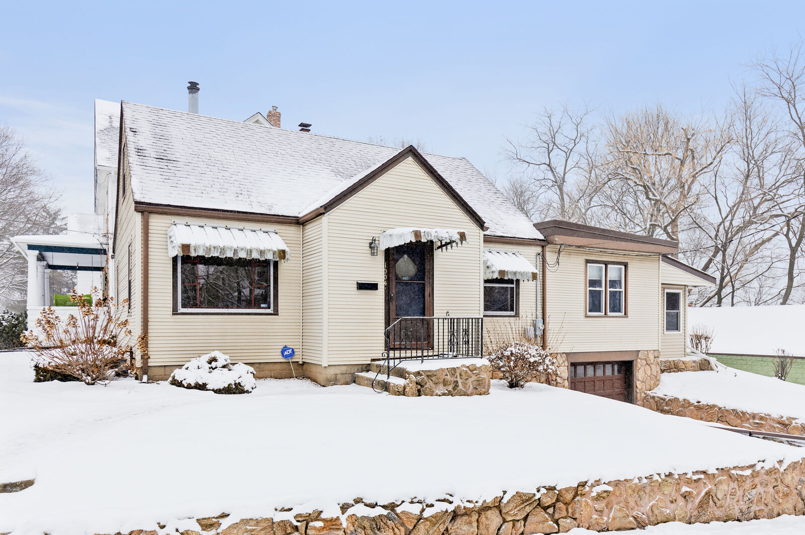 Property Photo: 1004 C Street IL 61107