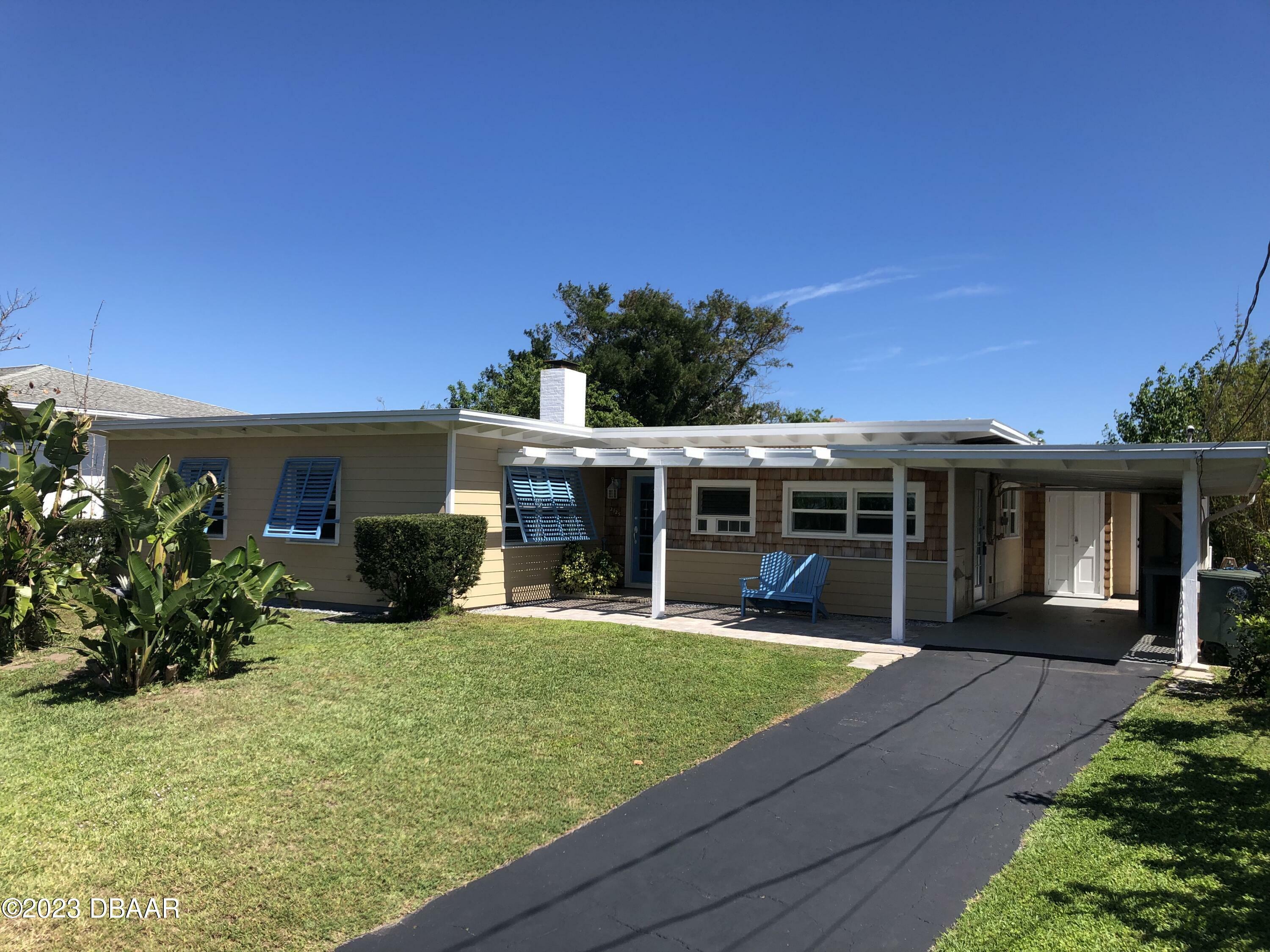 Property Photo: 2125 S Peninsula Drive FL 32118