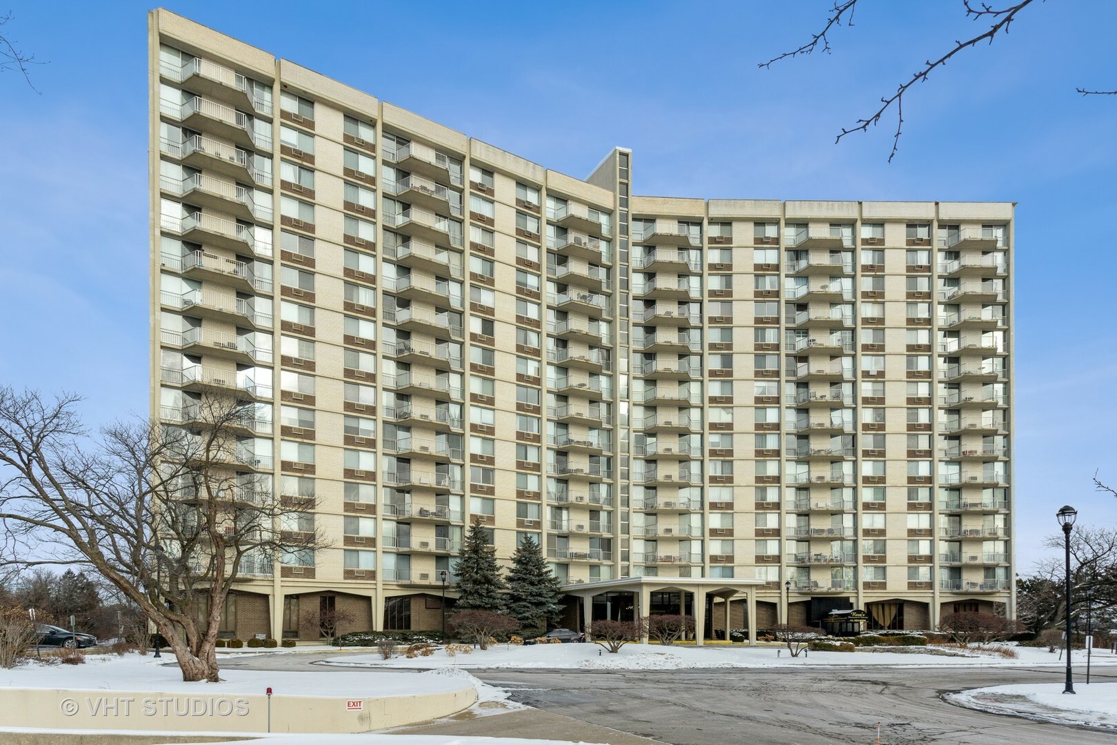 Property Photo: 40 N Tower Road 16G IL 60523