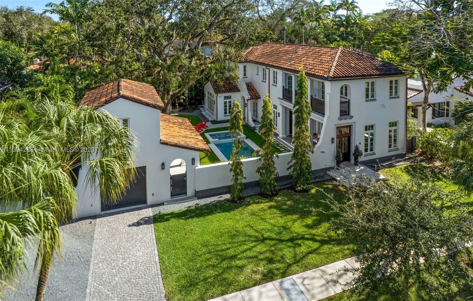 Property Photo:  2623 N Greenway Dr  FL 33134 