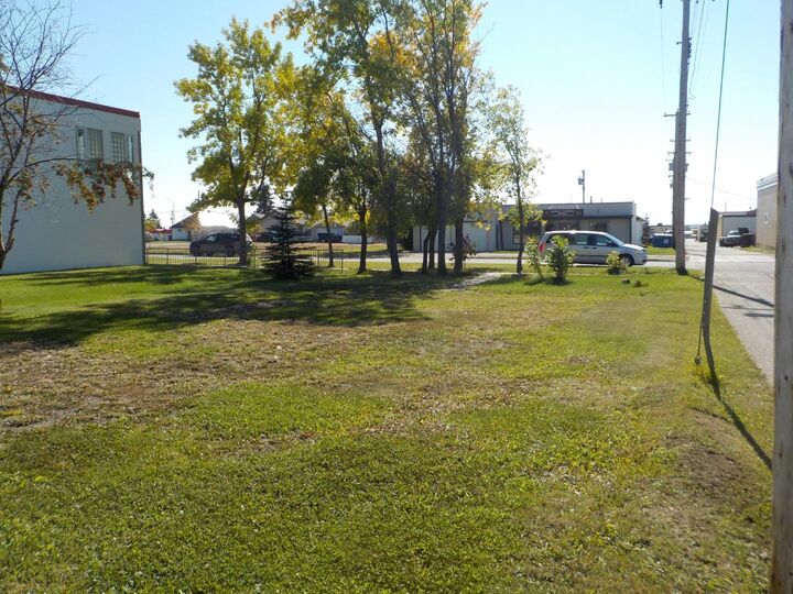 Property Photo: 10916 103 Ave. AB T0H 1L0