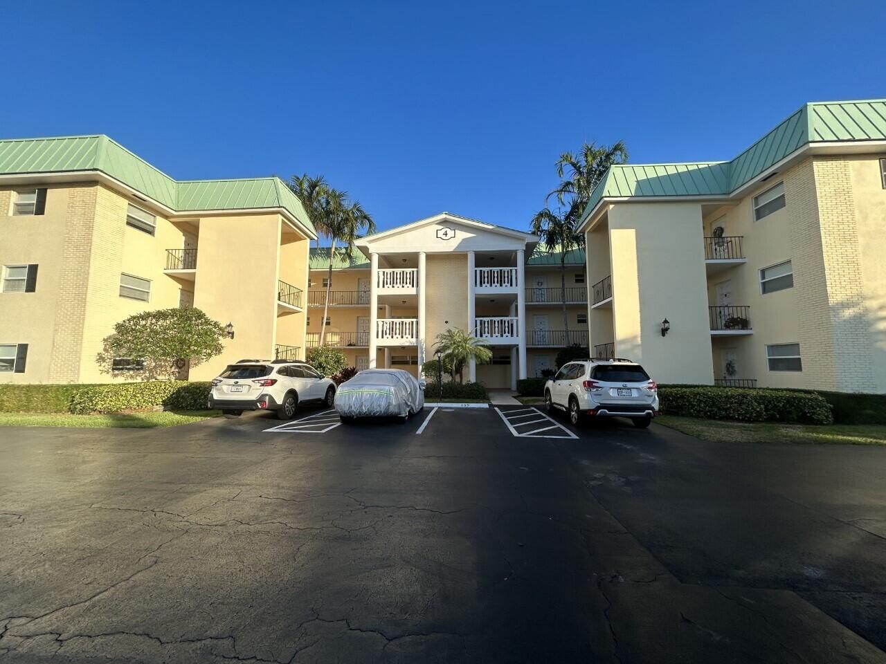 Property Photo:  4 Colonial Club Drive 103  FL 33435 