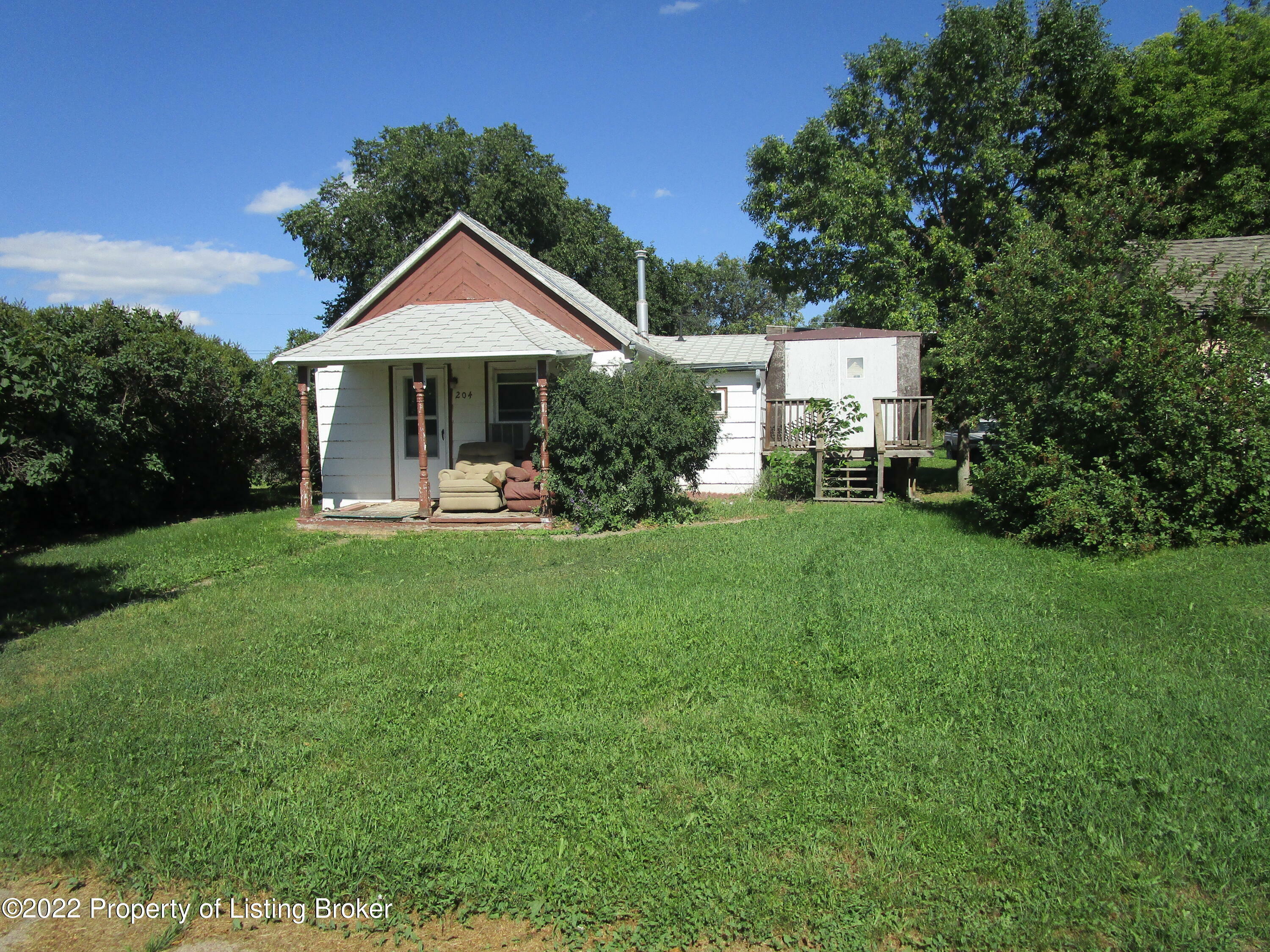 Property Photo:  204 3rd Street S  ND 58631 