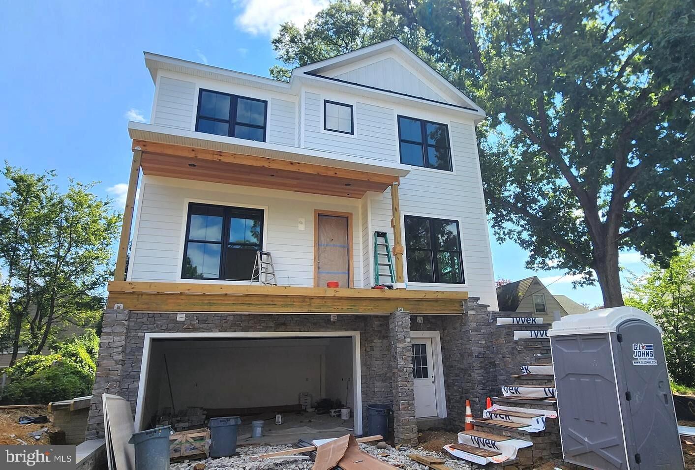 Property Photo:  1233 N Taylor Street  VA 22201 