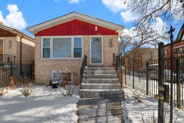 Property Photo:  4201 N Saint Louis Avenue  IL 60618 