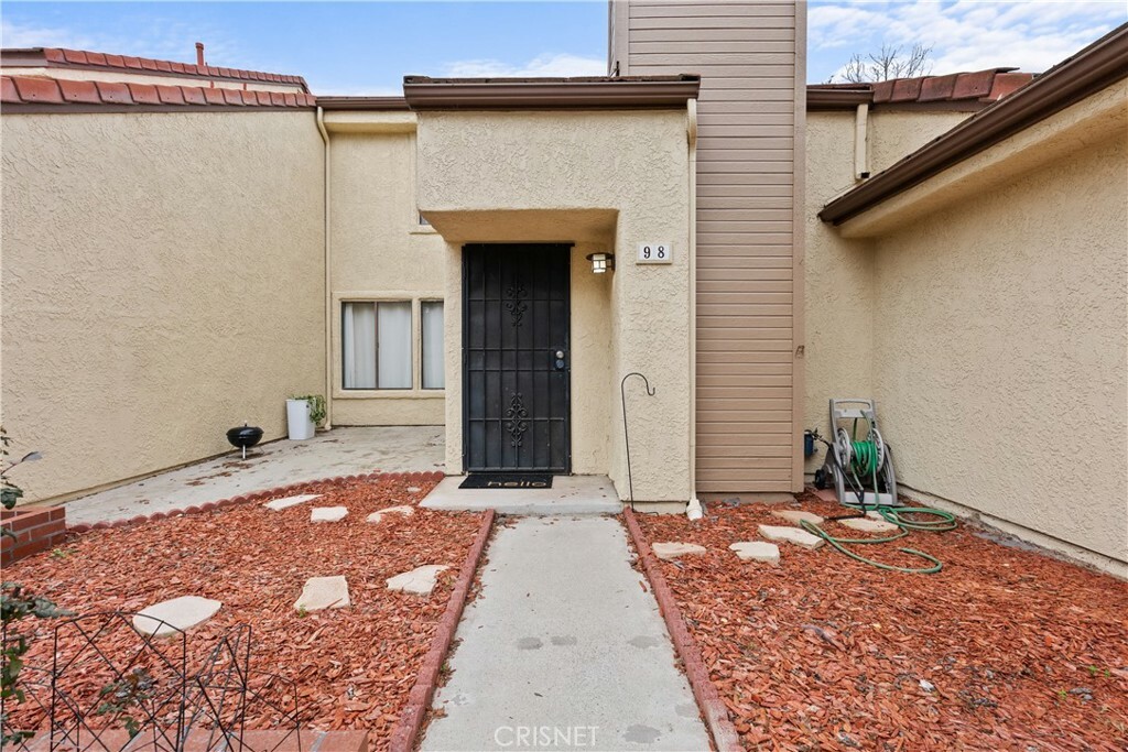 Property Photo:  2212 Birch Glen Avenue 98  CA 93063 