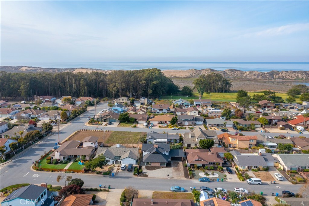 Property Photo:  2265 Glenn Street  CA 93402 