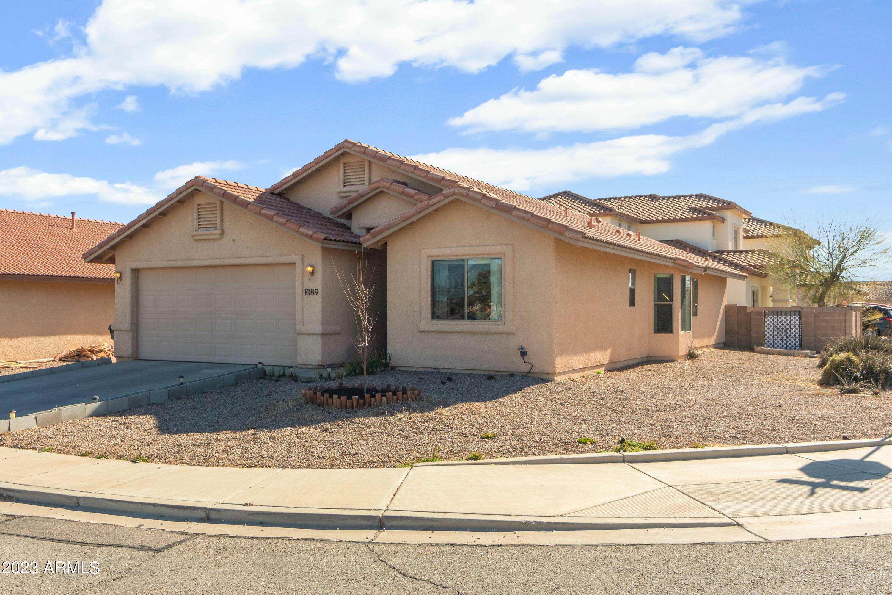 Property Photo:  1089 Montrose Avenue  AZ 85635 