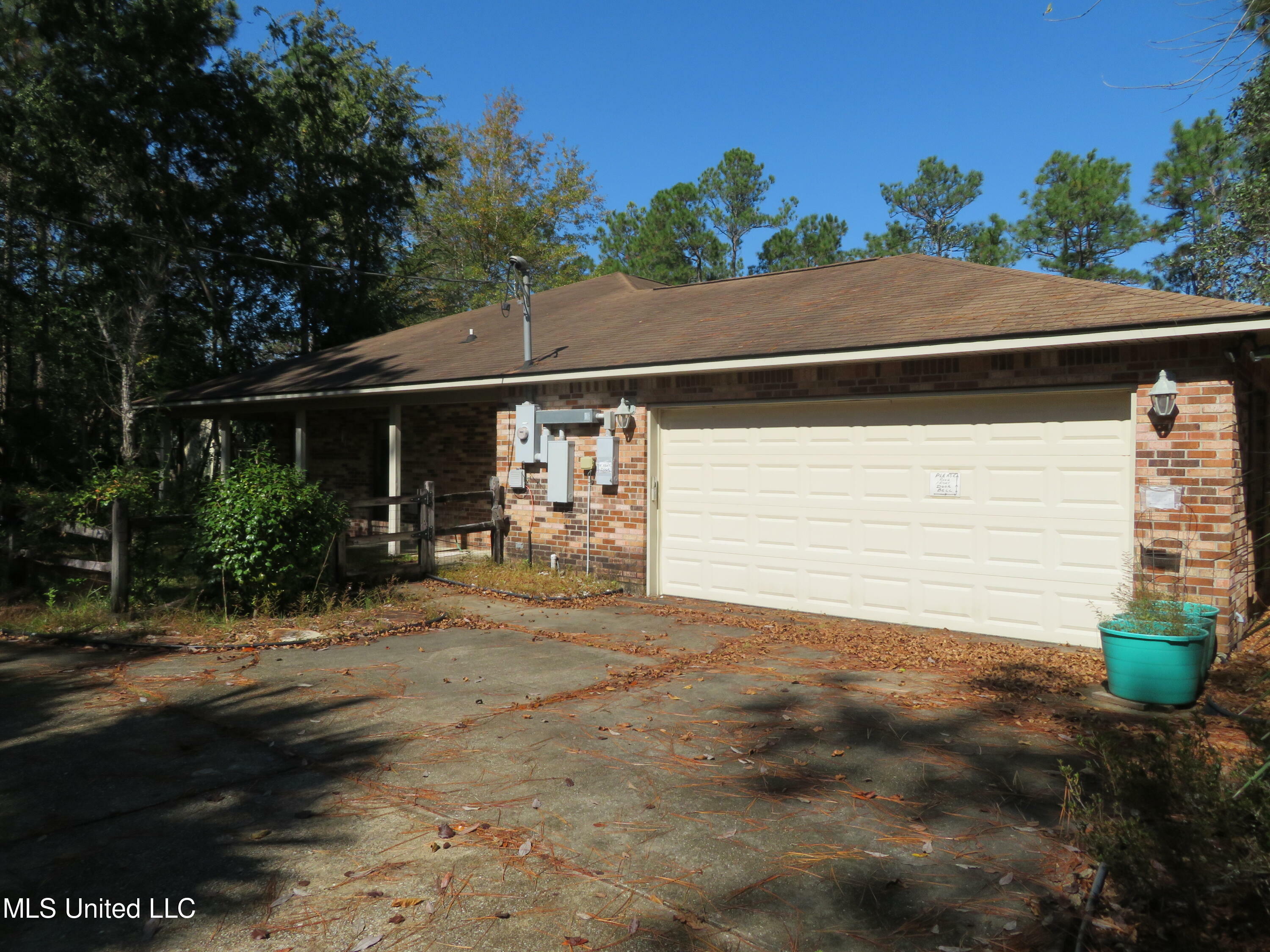 Property Photo:  8921 Ferry Point Road  MS 39553 