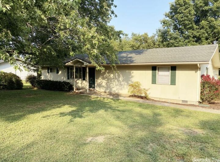 130 N Locust Street  Lead Hill AR 72644 photo