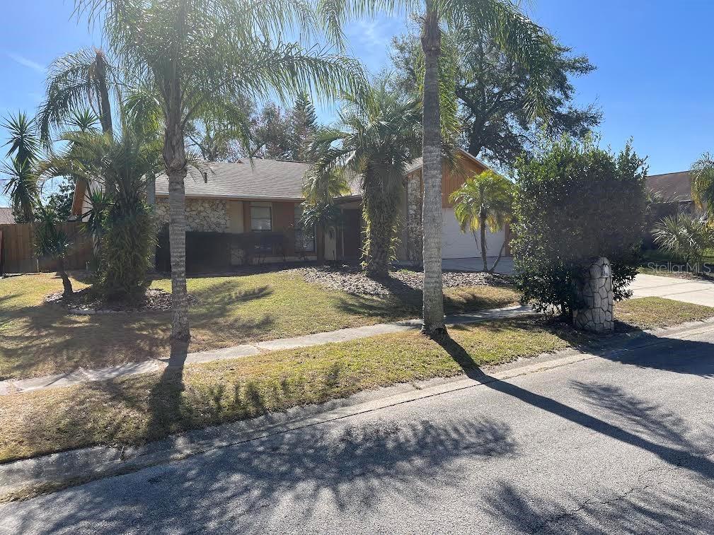 Property Photo: 1505 W Crossbeam Circle FL 32707