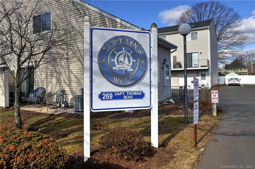 Property Photo:  269 Captain Thomas Boulevard 14  CT 06516 