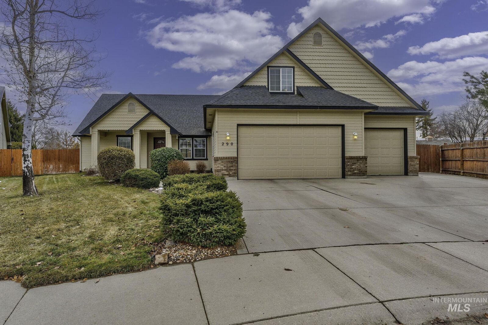 Property Photo: 290 S Cooksom Place ID 83616