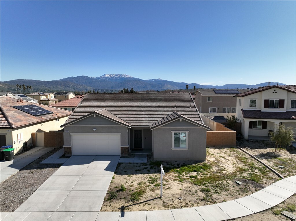 Property Photo:  986 Forster Court  CA 92543 