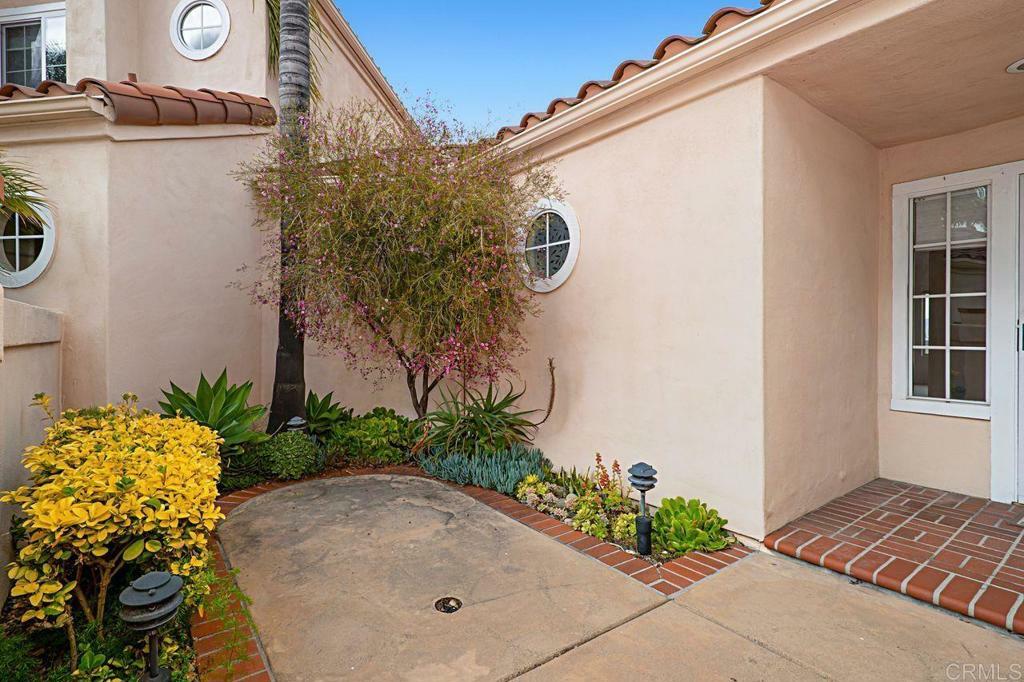 Property Photo:  1286 Rue St. Martin  CA 92078 