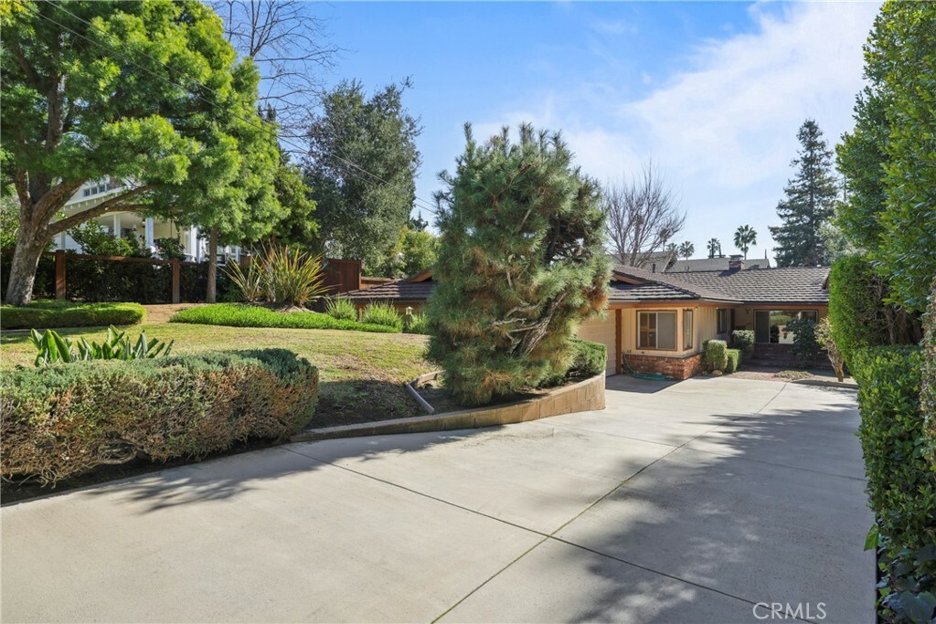 Property Photo:  610 W California Boulevard  CA 91105 