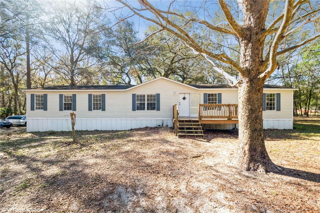 Property Photo:  919 SE 11th Trail  FL 32693 