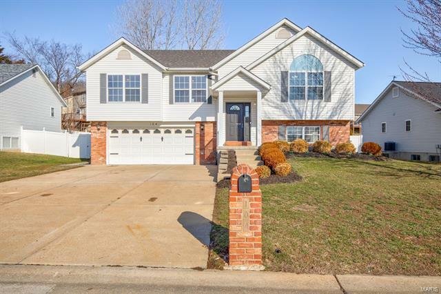 Property Photo: 104 Williamsburg Drive MO 63019