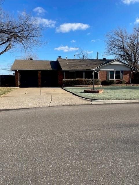 Property Photo: 9528 Northland Road OK 73120