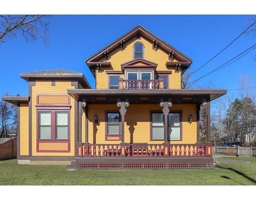 Property Photo: 221 Auburn St 221 MA 02466